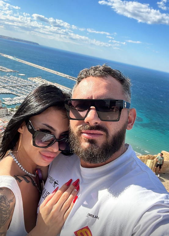 După experiența de la Insula Iubirii, ispita Romeo Vasiloni are o nouă iubită După experiența de la Insula Iubirii, ispita Romeo Vasiloni are o nouă iubită