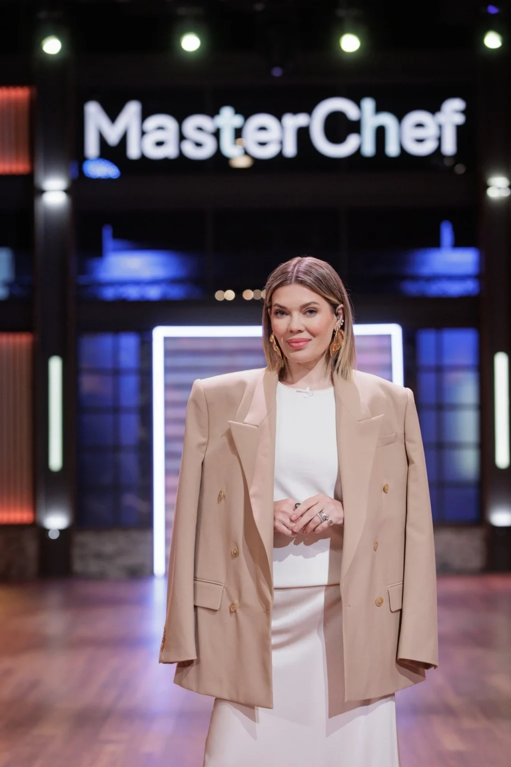 MasterChef România, sezonul 10 – dueluri incendiare, reguli rescrise și emoții la foc maxim pentru 75.000 euro! MasterChef România, sezonul 10 – dueluri incendiare, reguli rescrise și emoții la foc maxim pentru 75.000 euro!